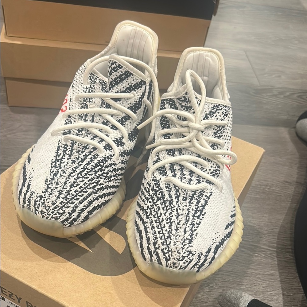 Adidas Yeezy Boost 350 V2 Zebra Sneakers
